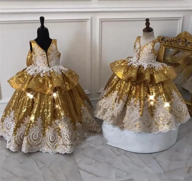 Платье с золотыми пайетками для маленьких девочек первая коммуникация