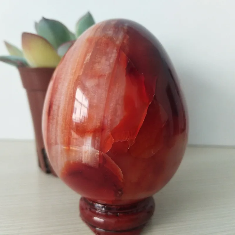 

Natural stone agate crystal eggs and home decorated chakra healing crystal