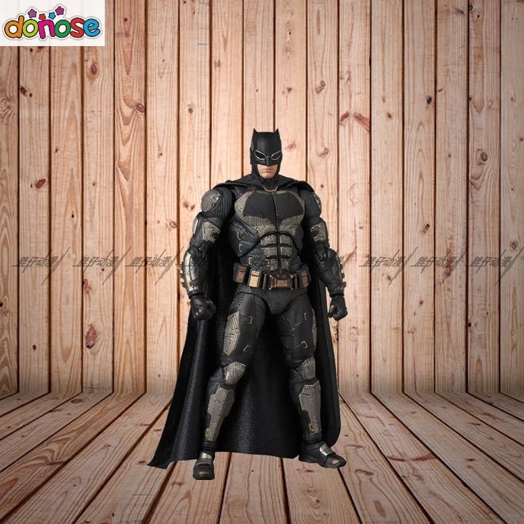 Фильмы Темный рыцарь Бэтмен Фигурка подвижная с аксессуарами MAFEX 056 Лига Справедливости фигурка модель детская игрушка