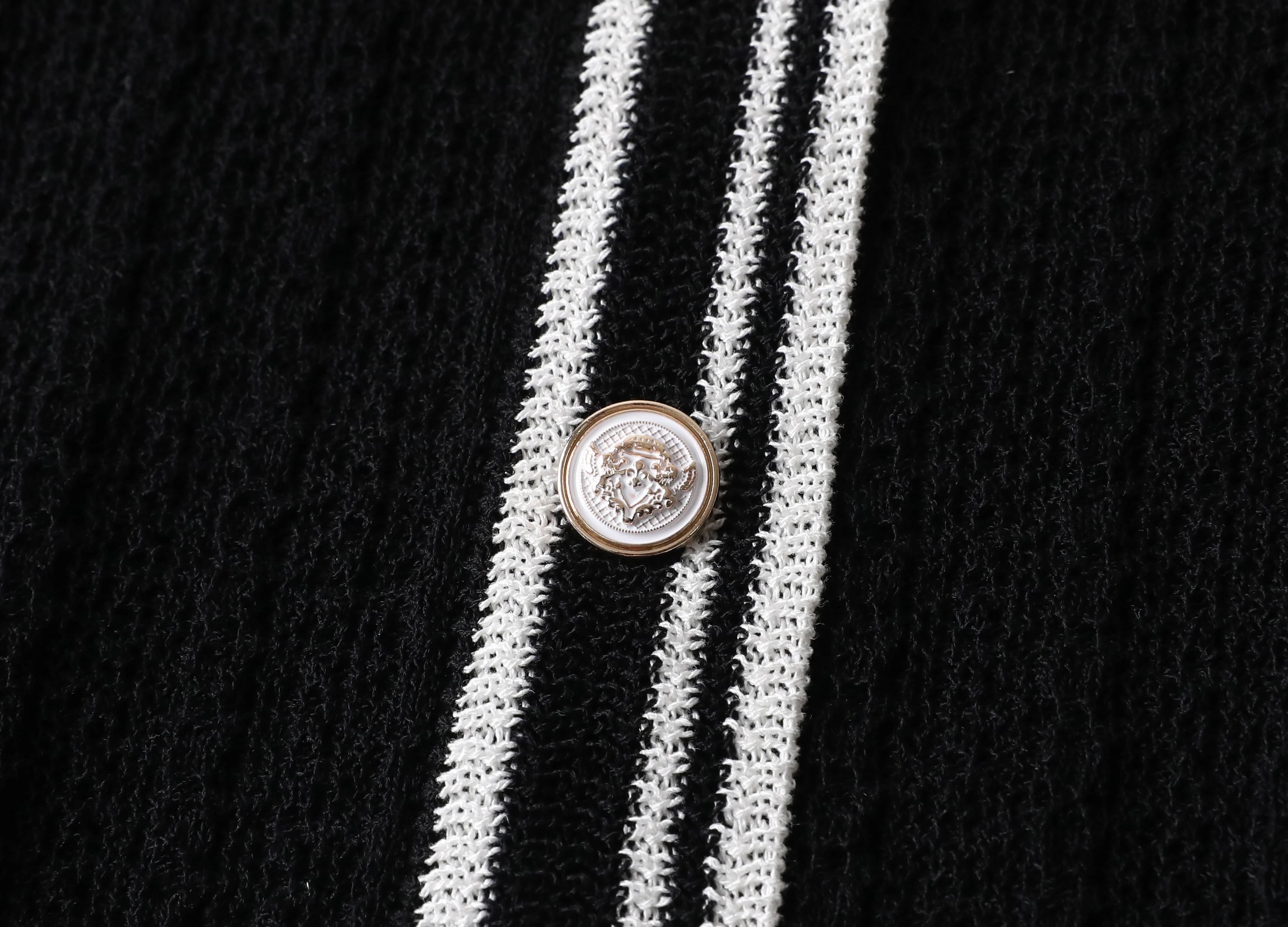 

Striped Fine Short-sleeved Knitted Cardigan V-neck Casual Dress to Create The New Spring and Summer Button Women Cn(origin)