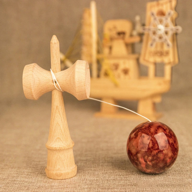 Yellow 18 см шар Kendama деревянные игрушки мраморный цвет Kendama профессиональные умелые шарики для жонглирования игрушки для взрослых детей случайные цвета - Цвет: Yellow