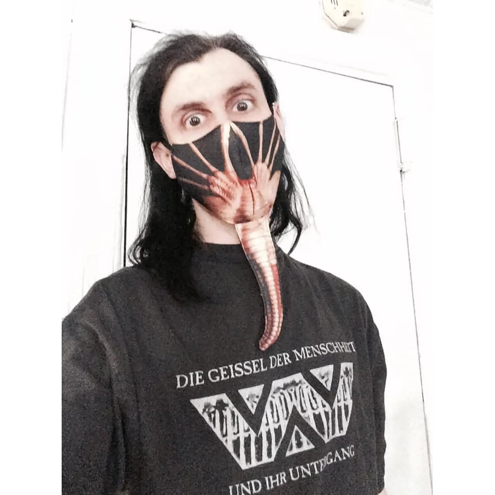 Маска Hugger регулируемая Тканевая Для Лица по мотивам фильма инопланетян черная