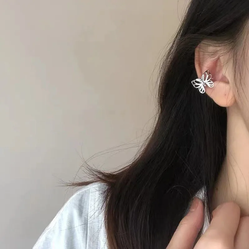 

1Pcs Fashion Vintage Metal Hollow Butterfly Ear Clips For Women Girls Cute No Piercing Fake Cartilage Ear Jewelry Gift