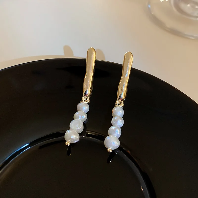 

New Simple Style Metal Gold Pearl Drop Earrings For Woman 2021 Korean Fashion Jewelry Wedding Girl's Sweet Accessories