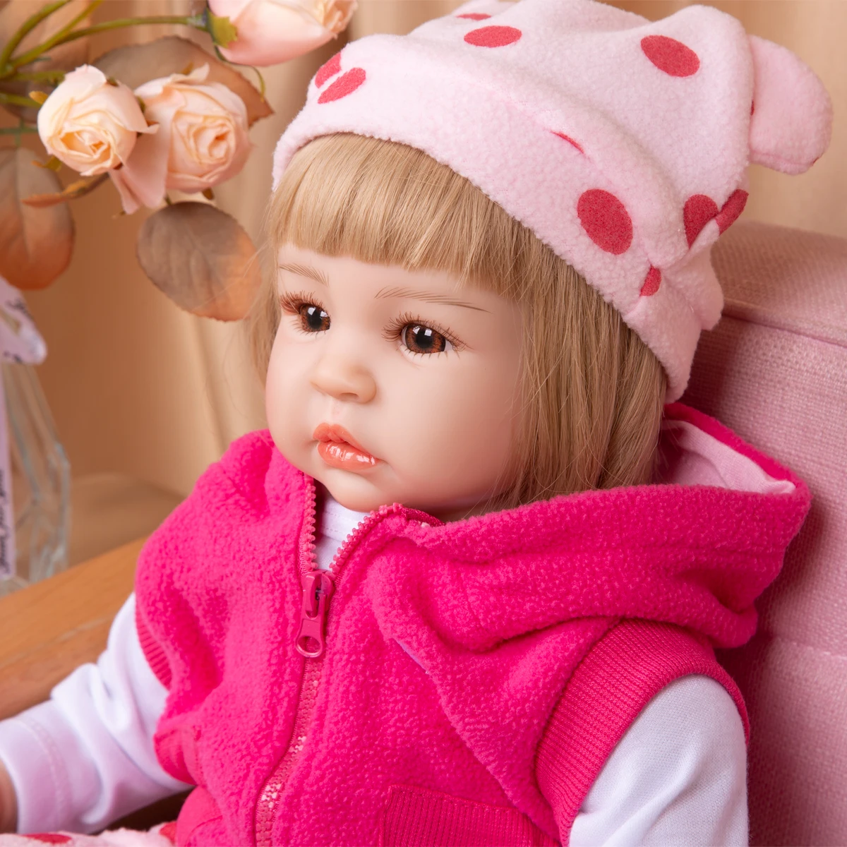 

KEIUMI New Arrival Cute Short Golden Hair Reborn Baby Girl Soft Touch Well Packaged Alive Reborn For Collection Toy