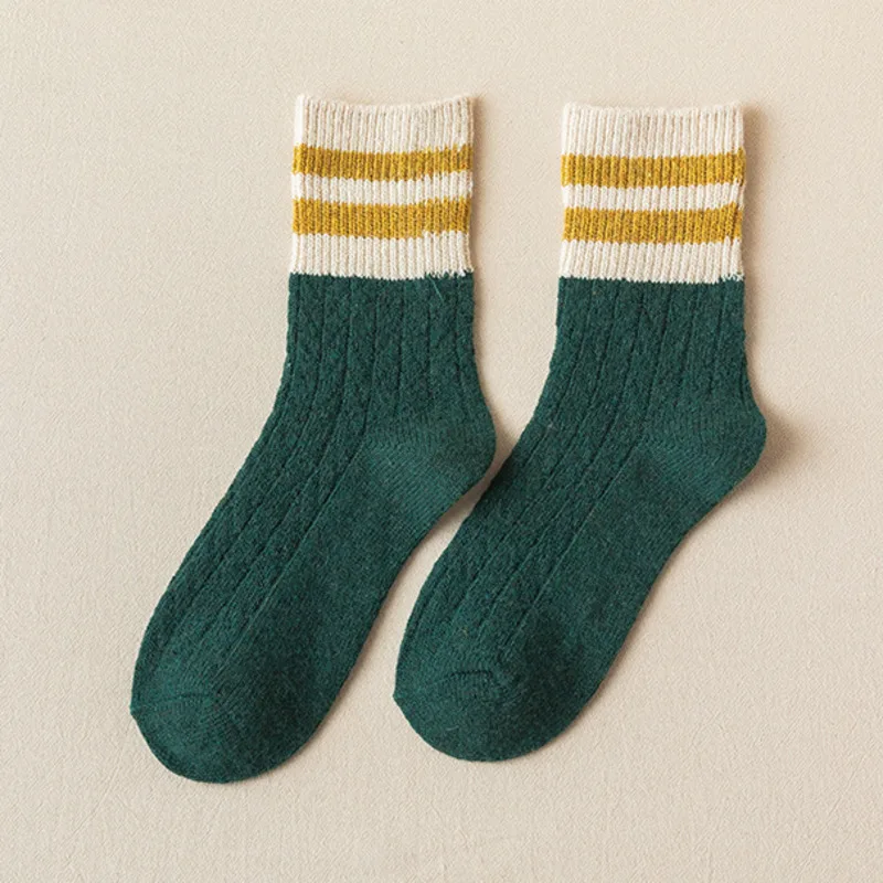 

Women's Socks & Hosiery