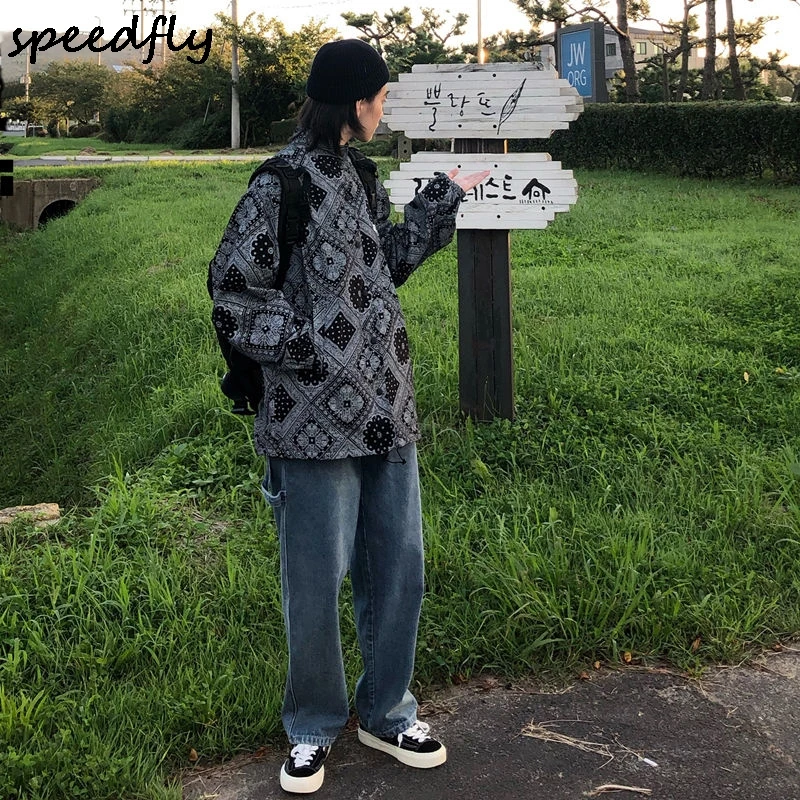 

Harajuku fashion brand for men and women wear black baseball uniform on both sides. Couples loose coach jacket cashew flower