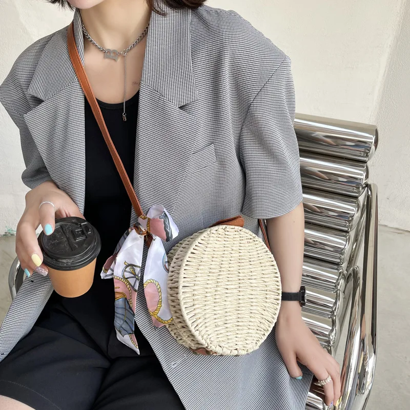 

Women's Round One-Shoulder Woven Bag Summer Trend Literary Holiday Beach Bags Straw Diagonal Cross 2021 Ladies New