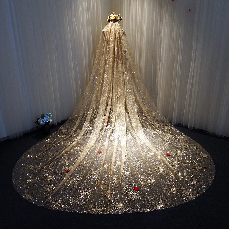 Глиттер-пелерины "Звездное небо". Сверкающие, длинные, шампанское и белый цвета с хвостом из роскошного тюля для свадебных нарядов. Головные уборы для невесты. Фотоаксессуары.