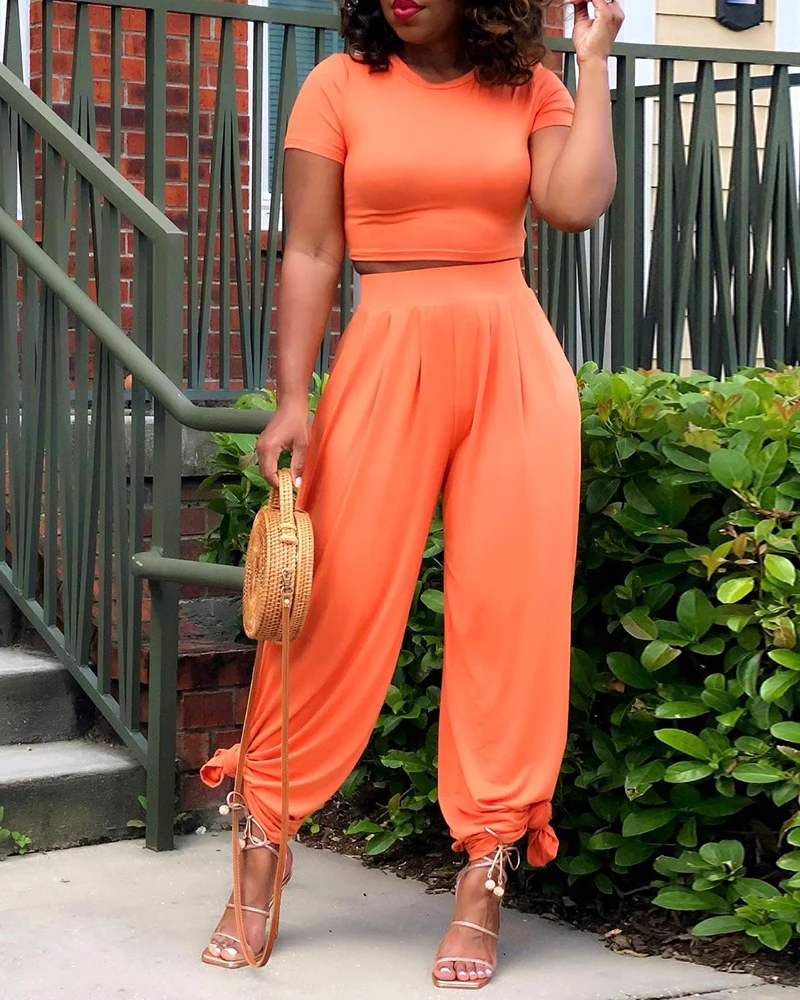 

Комплект из двух предметов, женская одежда, наряды, однотонный укороченный топ с круглым вырезом и расклешенные брюки, комплекты