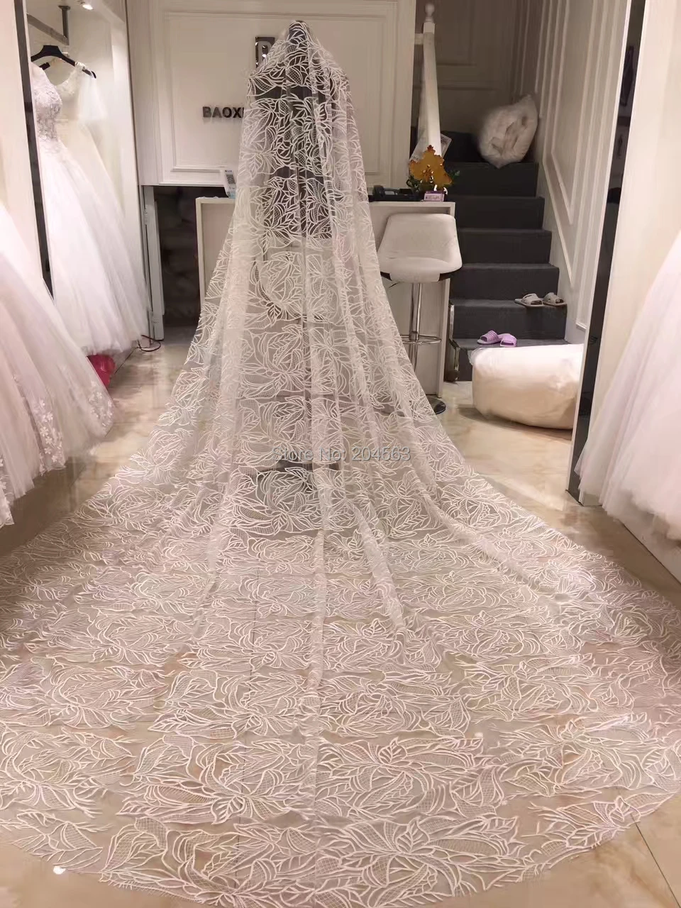 Уникальная свадебная фата с вышитыми цветами Длинная для церкви расческой