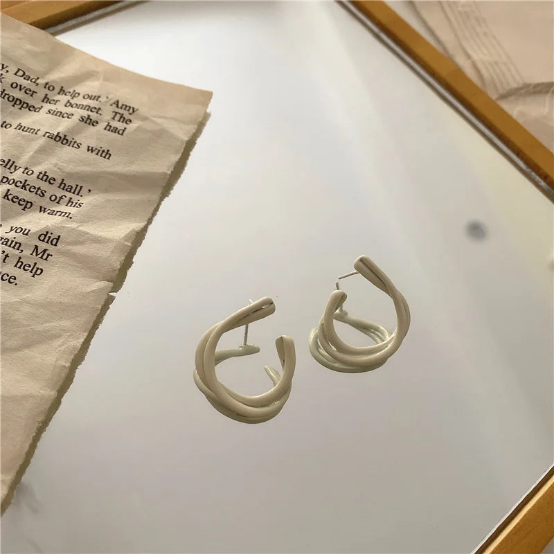 

Multiple Cute Black Pink White Irregular Geometric Earrings Metal Alloy Spray C Shape Open Dangle Earrings for Women Jewelry