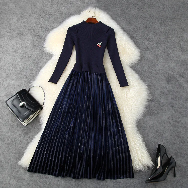 

European and American women's wear 2020 winter new style Cherry brooch with seven-minute sleeves Fashion knitted pleated dress