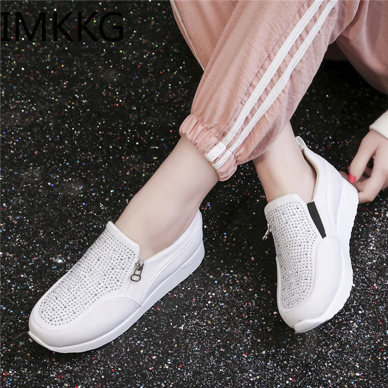 Кроссовки женские из флока на среднем каблуке лоферы повседневная мягкая обувь