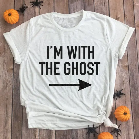 Женская футболка с надписью I'm with The Ghost | одежда