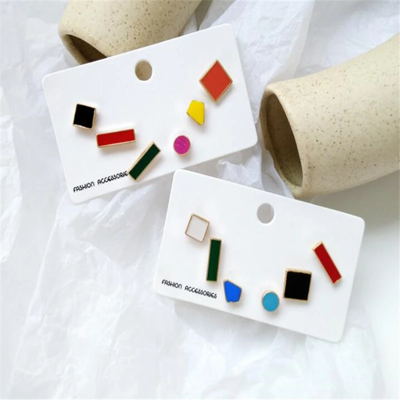 Женские серьги гвоздики геометрической формы асимметричные с разноцветной