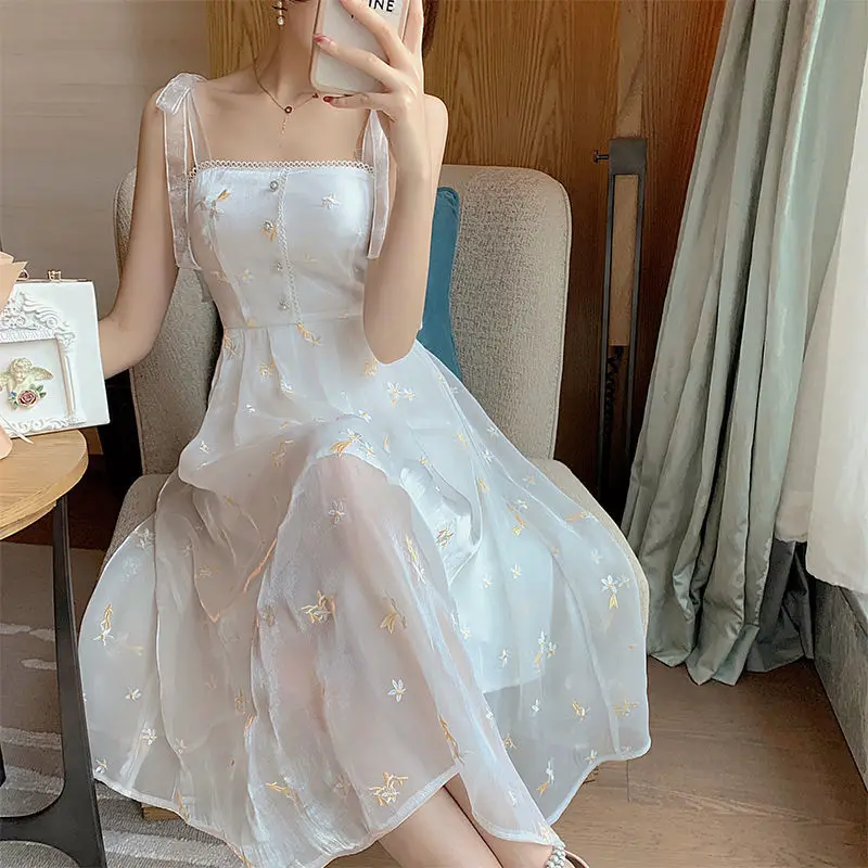 

Ladies Streamer Yarn Floral Sleeveless Embroidery Dress Female Summer Fairy Suspender Long Satin Dress Women 2021 High Quality