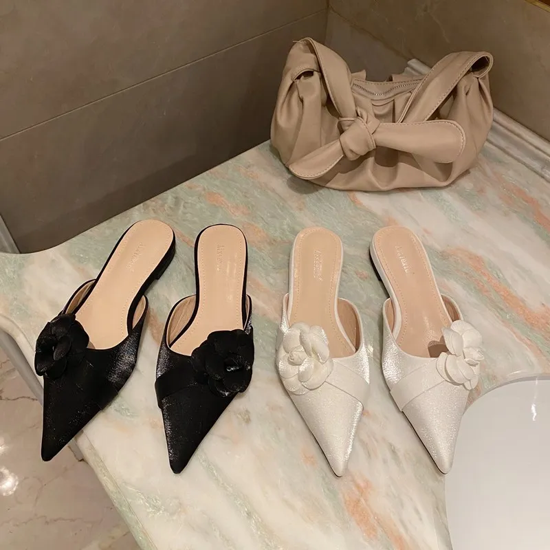 

2021 New Korean Style Silk Face Flower Pointed Flat Half Slippers Female Fashion Solid Color Baotou Sandals Flat Shoes