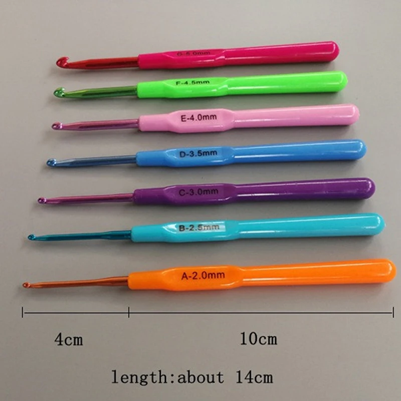 

7 Pcs/Set Of Multicolor Plastic Handle Aluminum Crochet Needle Set 2mm-5mm Sweater Knitting Craft Tool Set