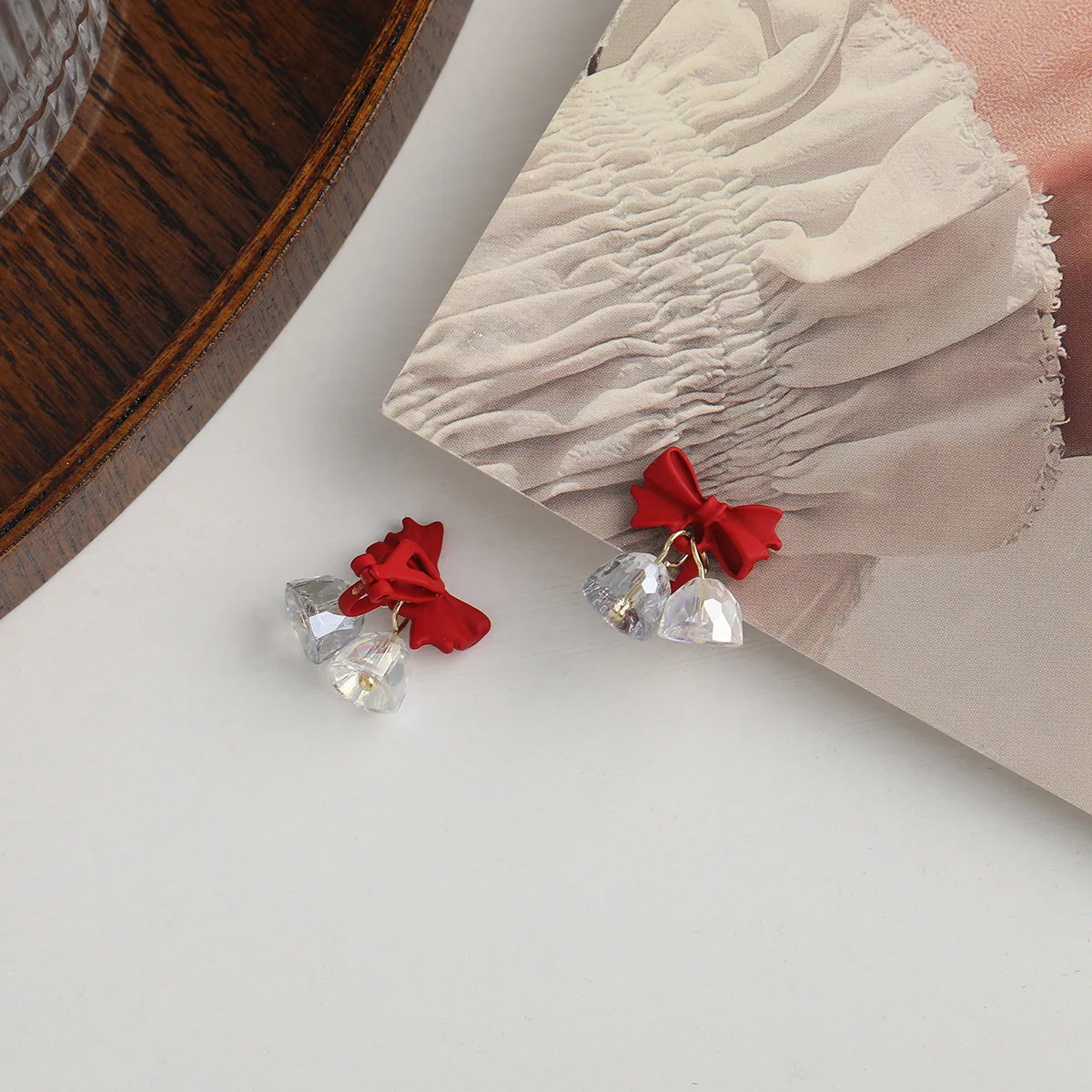 

Christmas Small Bell Clip on Earrings No Hole Ear Clips Christmas Gifts Red Bow Clip Earring Without Piercing CEMC01M