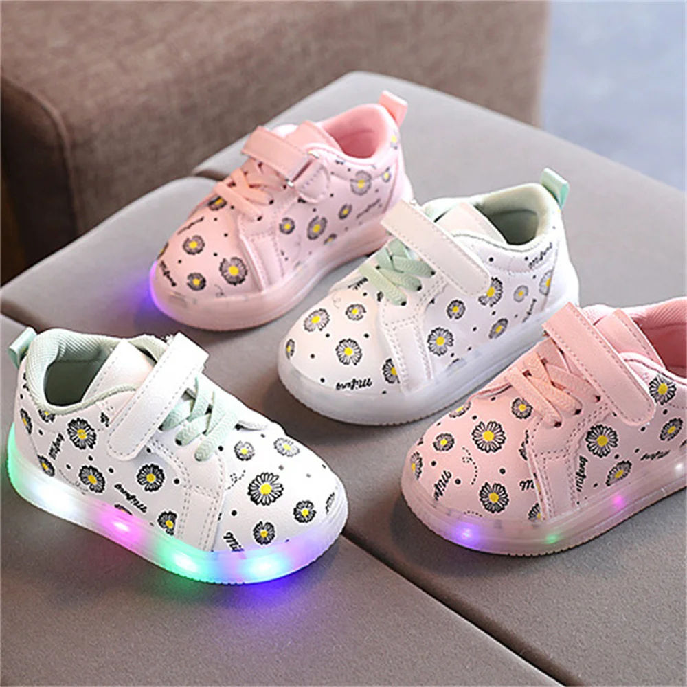 

2022 Fashion Spring New Light-up Light Boys And Girls White Shoes LED Flash Casual Children's Shoes Sneakers DX004