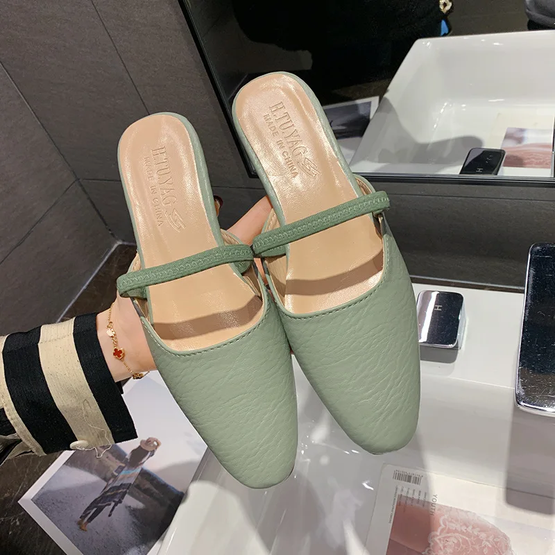 Новинка 2020 года Модные шлепанцы Женская обувь Женские мюли с острым носком