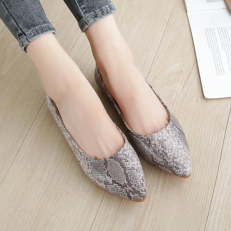 

2020 Spring New Pointed Toe Shallow Women Flats Shoes Fashion PU Leather Leopard Ladies Shoes