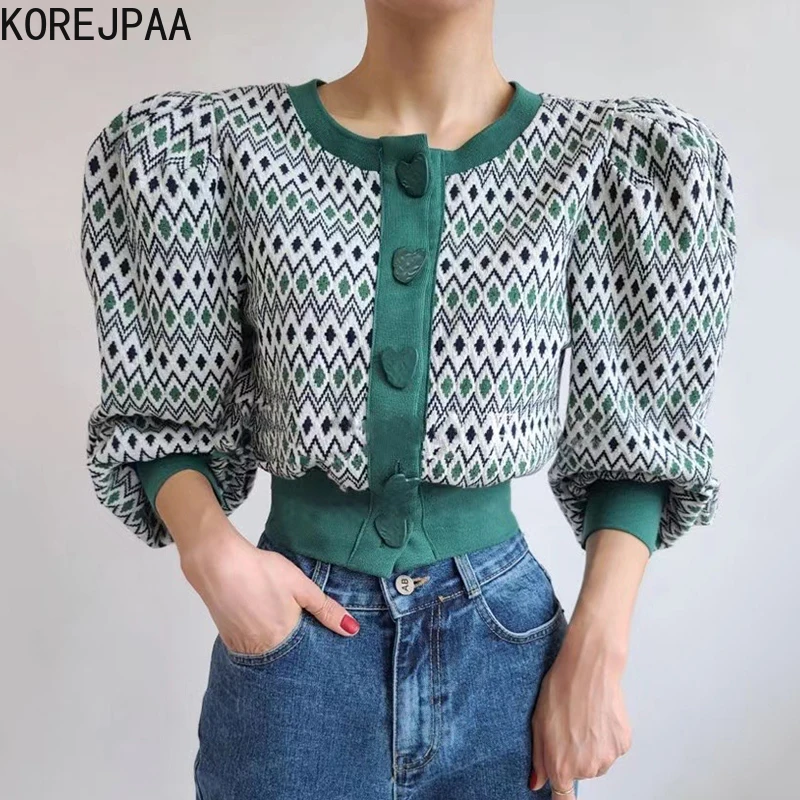 

Корейский стиль, винтажные женские кардиганы, Новинка осени 2021, повседневный короткий свитер с пуговицами-сердечками и буфами на рукавах, т...