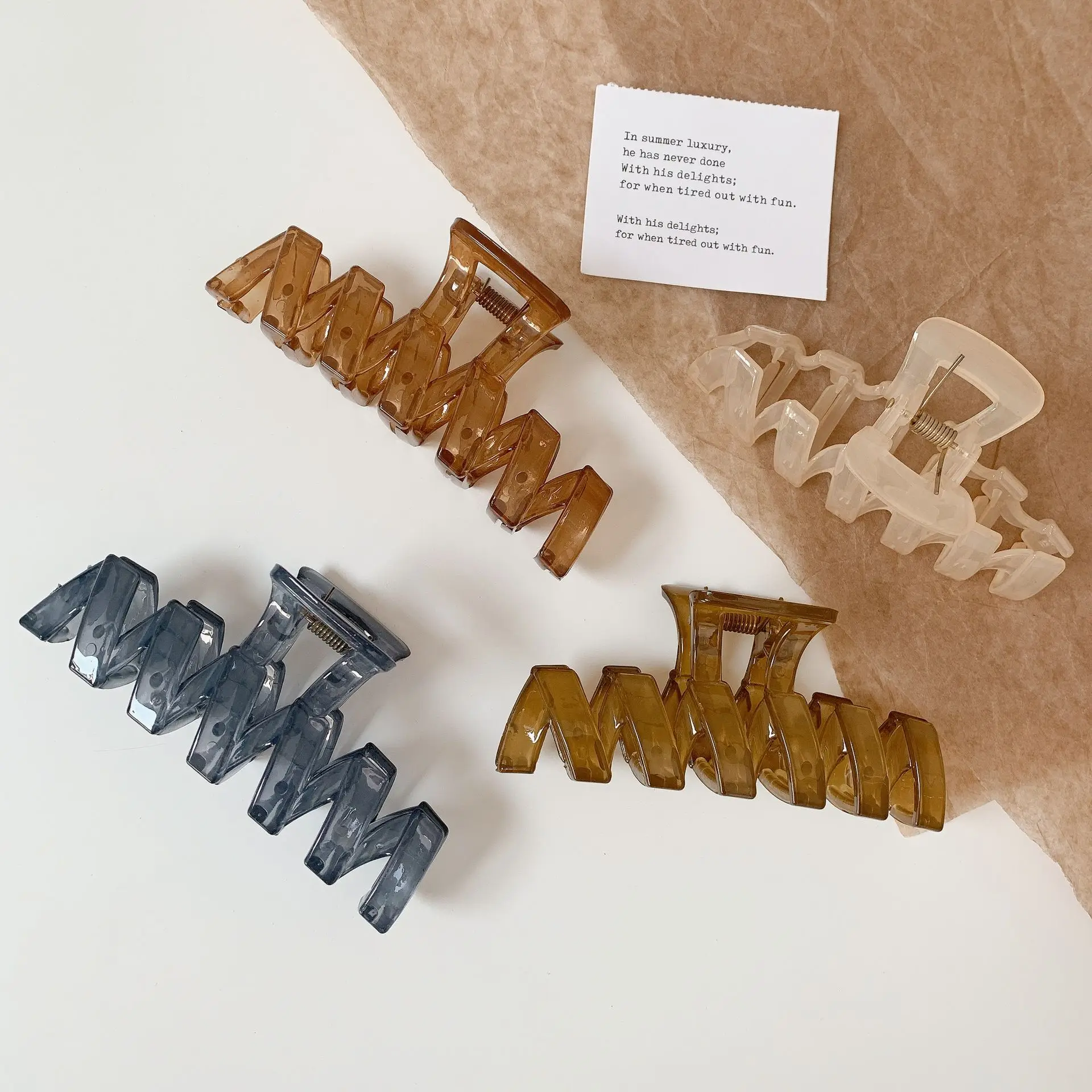 

Clip Girls Geometric Shape Plastic Catch Clip Transparent Hair Claw Korean Style Hair Clip Female Hair Accessories