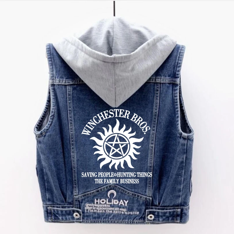 

Женский джинсовый жилет с капюшоном, с надписью