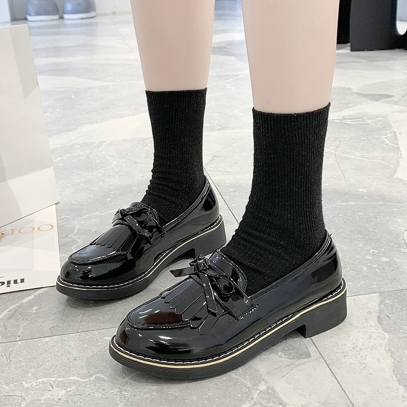 Туфли оксфорды женские однотонные черные кожаные на платформе без застежки с