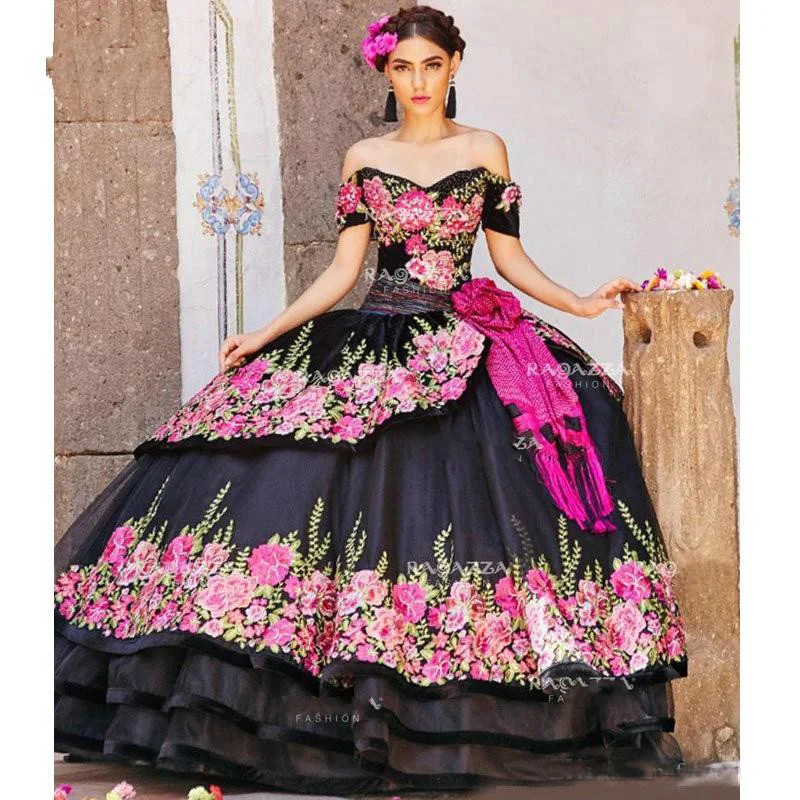 

Черное вышитый мяч платье Quinceanera платья с открытыми плечами и вышивкой из бисера Многоярусное милое 16-ярусное платье со шлейфом