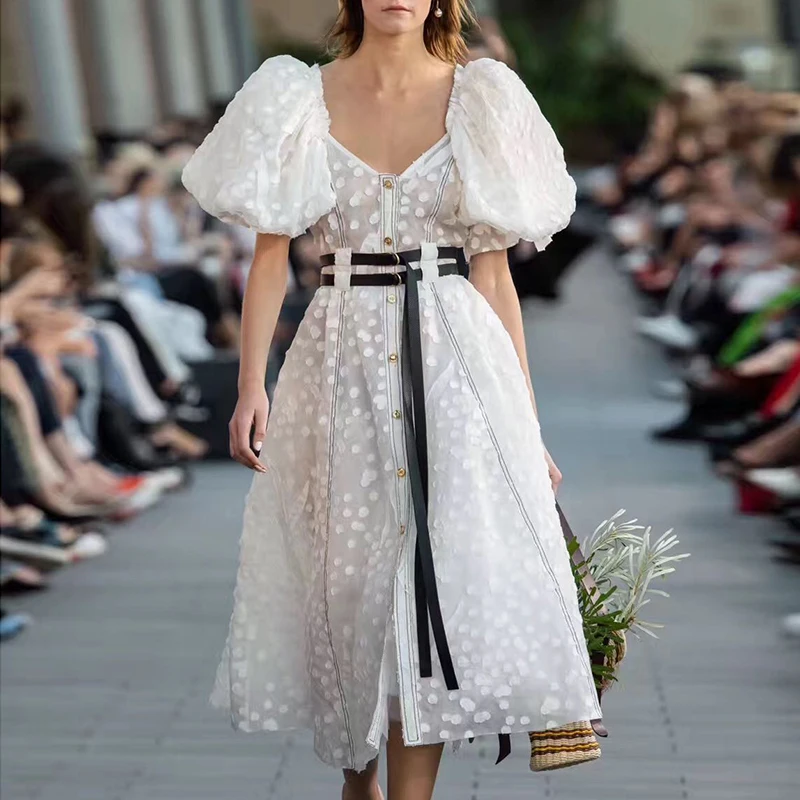 Женское летнее платье в горошек с пышными рукавами и высокой талией туника миди