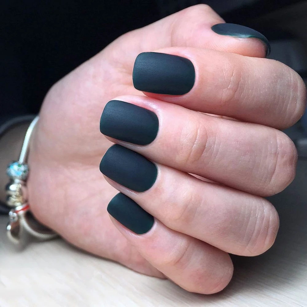 

24Pcs Matte Black Artificial Fake Nails For Design Fashion Lady Short False Nails Full Cover Salon Tip Manicure Fingernails