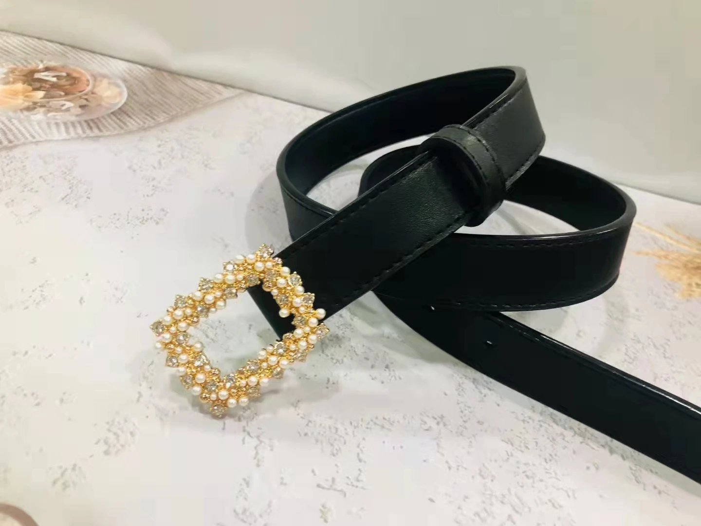High-quality new  Leather Belt Women Waist Luxury  Belts for Jeans Dresses Diamond Woman Gold Buckle Girls Ladies Fashion Decora