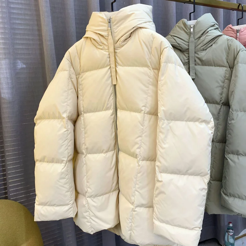 

Simple Solid Color Warm Silhouette Down Jacket for Women