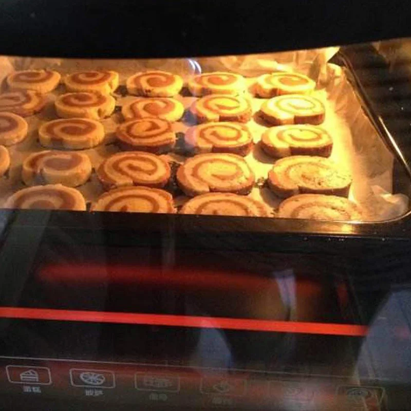 

Baking and Biscuit Flakes, 4 Per Set, Stainless Steel Compact Oven Oven Pan Oven Professional Oven, Heavy Duty, Deep Edge, Premi