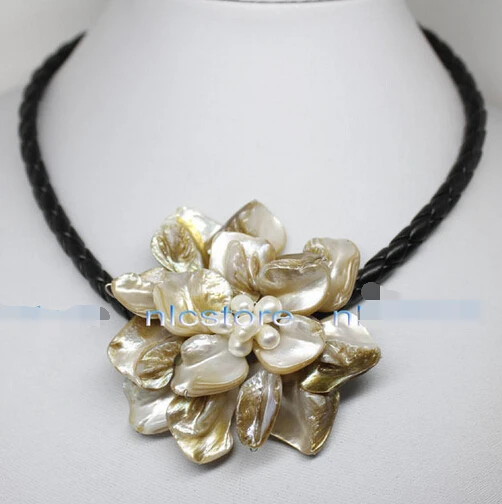 

Лидер продаж, красивое ожерелье с кулоном в виде белого жемчужного цветка ручной работы, 18 дюймов, ювелирные изделия