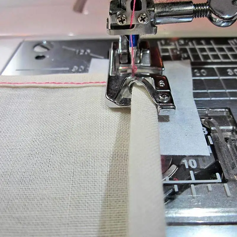 Набор прижимных лапок для швейной машинки комплект из 2 узких рулонных краев