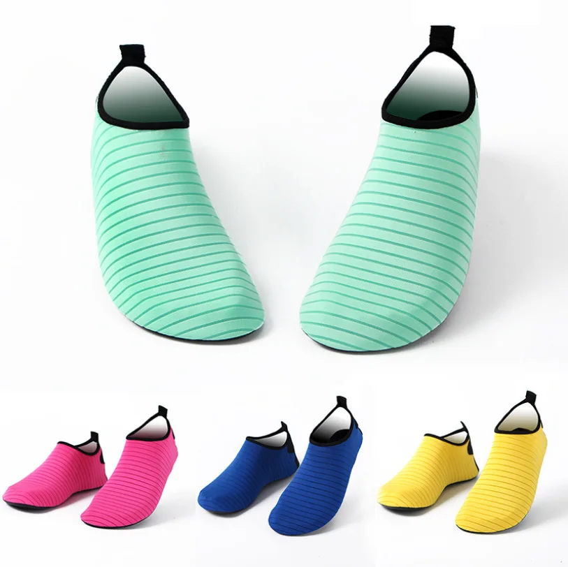 

Men Women Swimming Shoes Quick-Drying Aqua Shoes Children Sneaker Swimming Surf Sea Slippers Soft foldable Beach Water Shoes