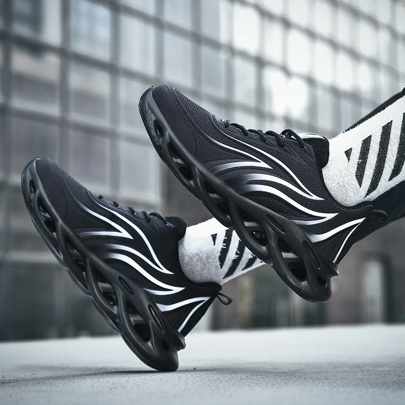 Outdoor Sport Shoes Zapatilla Deportivas Running Shoes Breathable Men Sport Sneakers Lace Up Flame Printing Blade Bottom Shoes