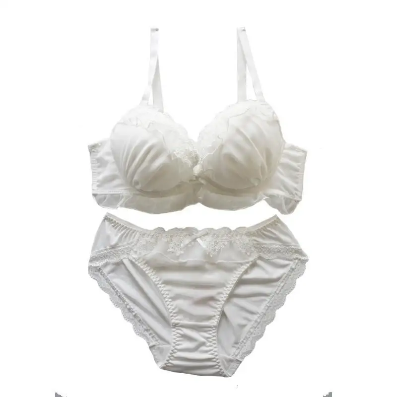 Комплект женского нижнего белья из прозрачного бюстгальтера и трусиков с