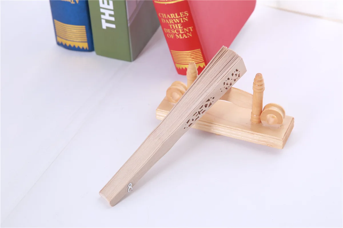 Free shipping Wedding favors 200 / lot silk fan Chinese carved folding fragrance wood hand wedding | Дом и сад