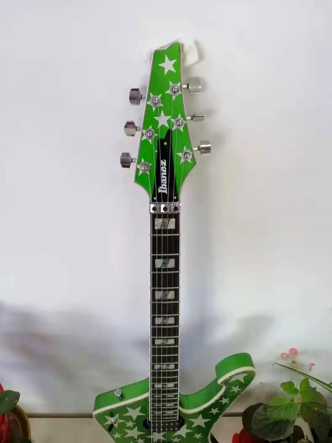 Free transportation, electric guitar ebony fingerboard, double pickup, guitar optional color, customizable