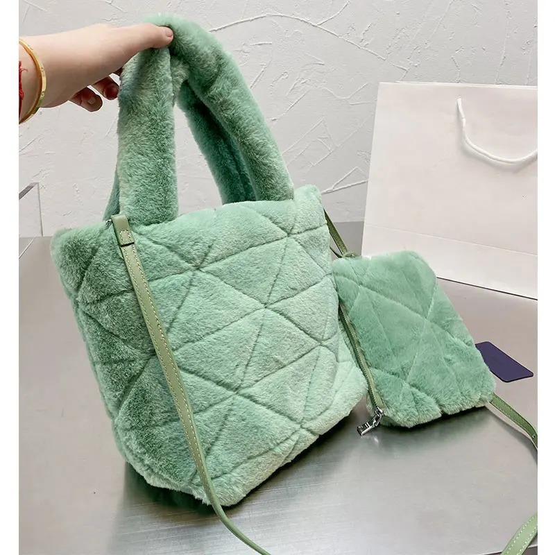 

Winter new furry handbag tote bag, ladies fashion shopping bag free mini bag, simple design one-shoulder messenger bag