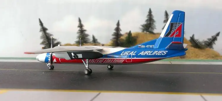 Herpa Wings Россия Урал авиалинии Ан-24 1/200 литье под давлением модель самолета |
