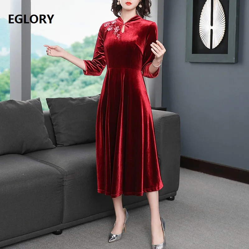 

Elegant 1950s Style Dress 2020 Autumn Winter Fashionable Women Lurex Embroidery Flower Patterns Mid-Calf Velvet Dress Female