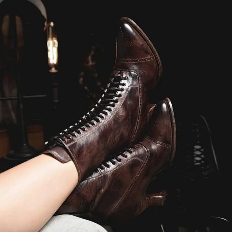 

Classic Women Boots Round Head Broch Carved Straps Simple Atmosphere Fashion Goddess Short Boots Large Size KZ016