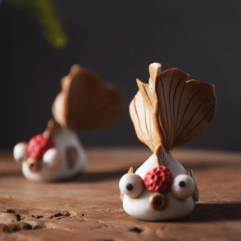 Керамическое декоративное украшение Золотая рыбка для аквариума чайная