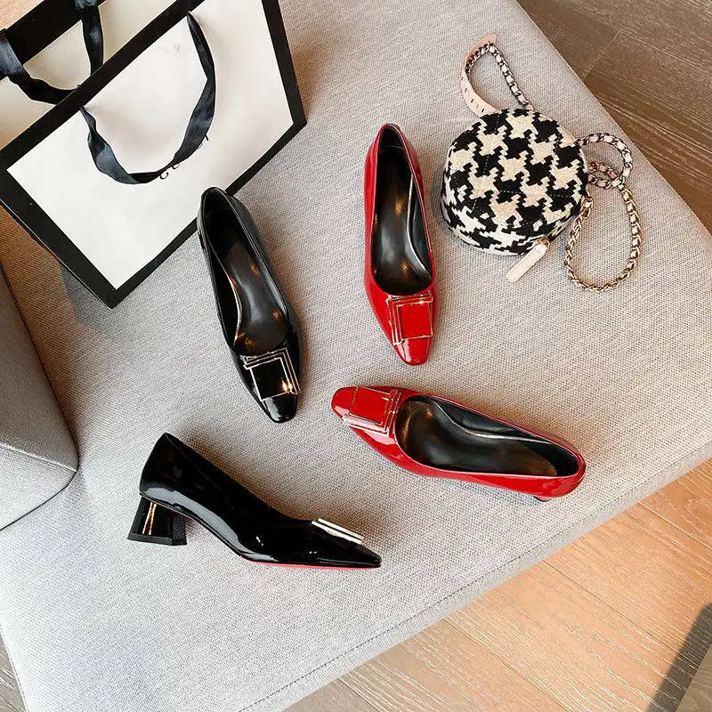 

Krazing pot 2020 new cow leather small square toe med heel shoes women metal decoration young lady wedding shoes women pumps L80